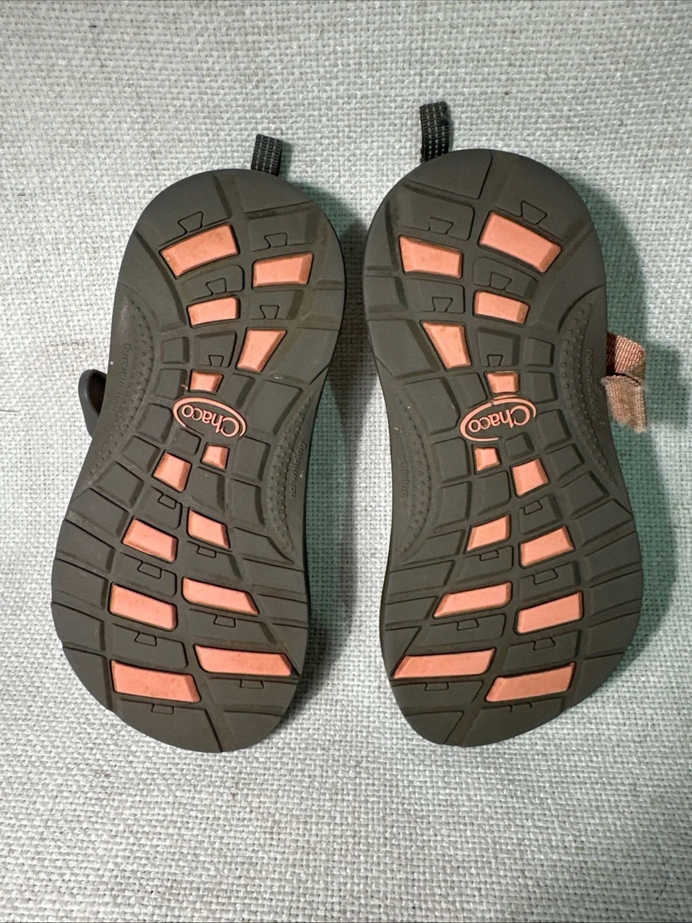 Chaco Girls Pink & Gray Strappy Sandals with Black Footbed Size 2